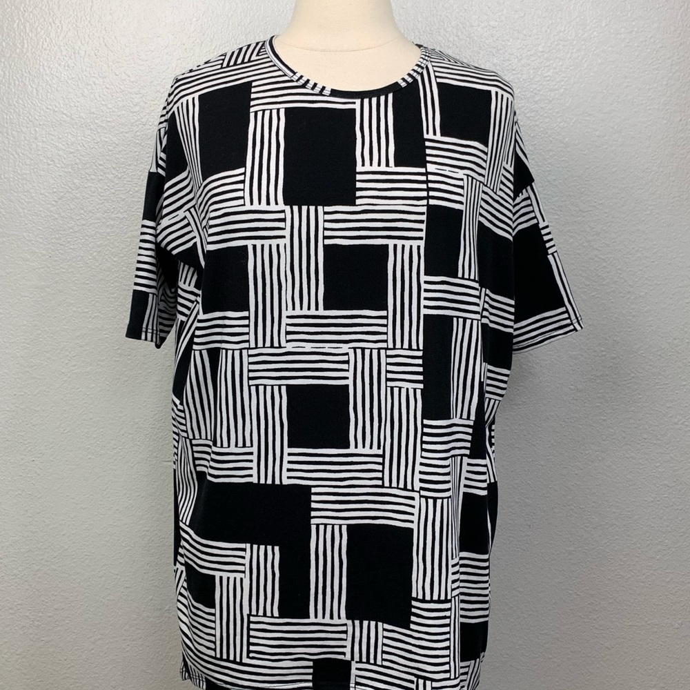 Lularoe‎ Irma Tunic Black White Geometric Print